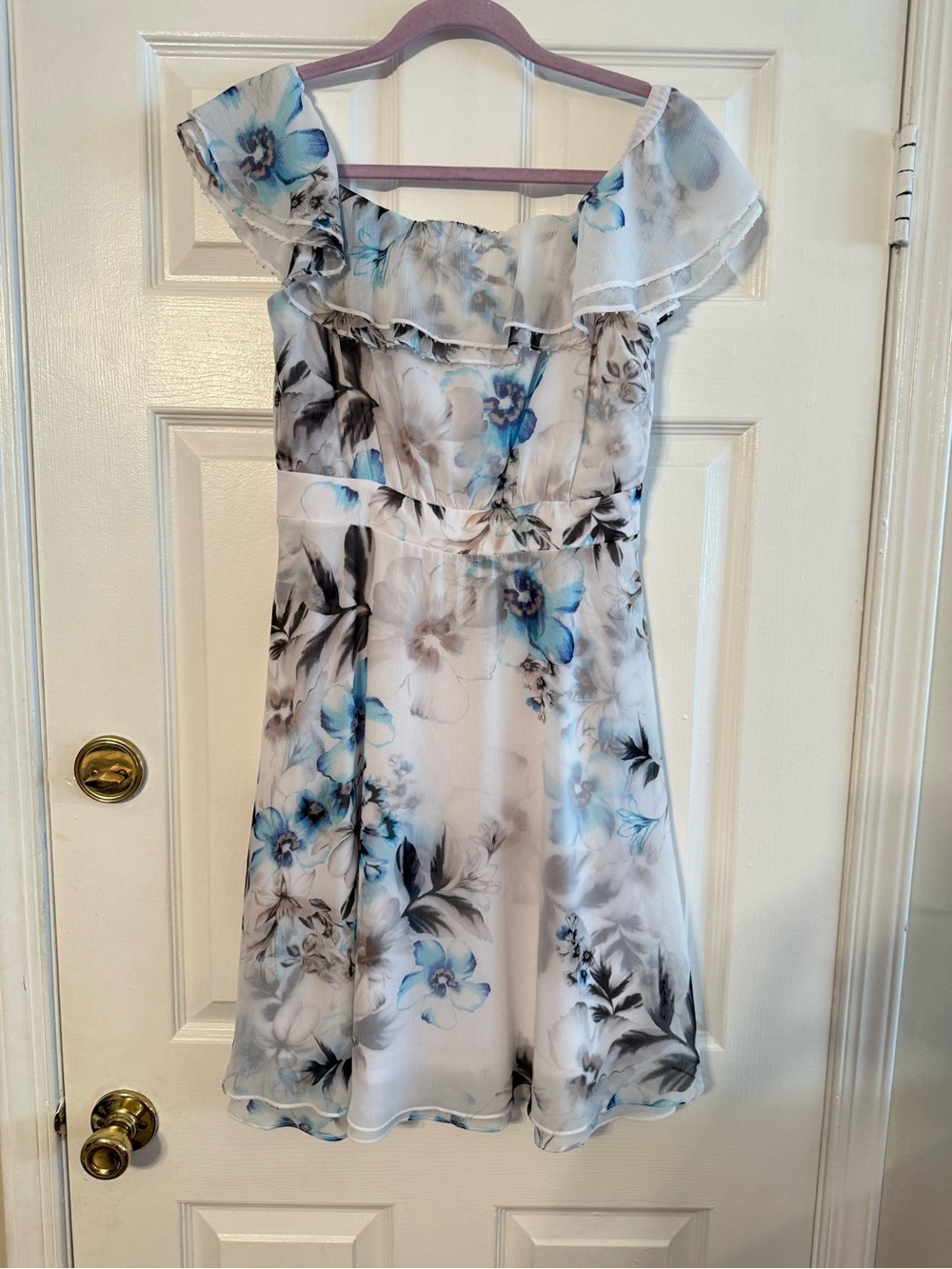 Floral Off-Shoulder Ruffle Dress in White and Blue